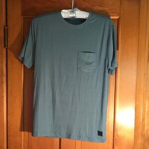 NWOT Vintage 1946 Men’s short sleeve shirt in medium blue, size Medium.